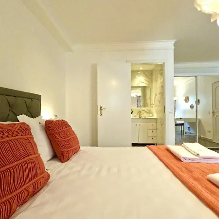 Yucca House Carcavelos (Lisbon)