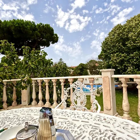 Yucca House Carcavelos (Lisbon)