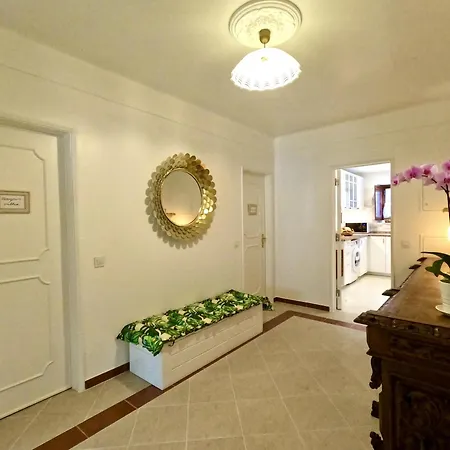 Yucca House Semesterbostad *