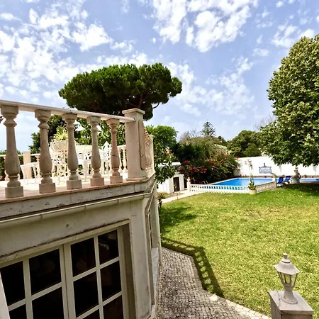 Yucca House Carcavelos (Lisbon)