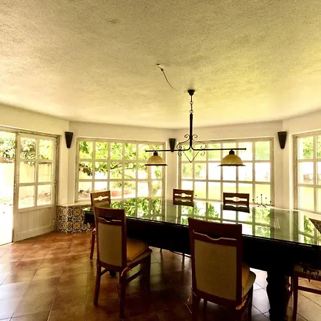 Yucca House Semesterbostad *