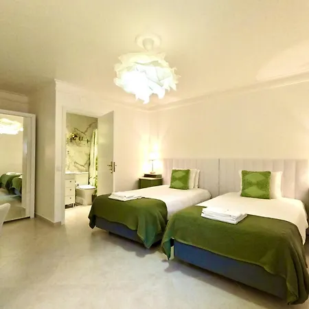 Yucca House Carcavelos (Lisbon)