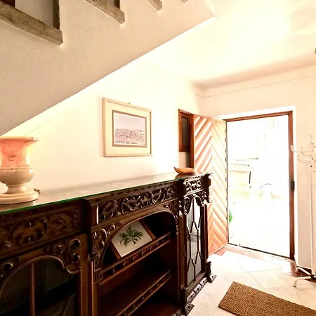 Yucca House Carcavelos (Lisbon)