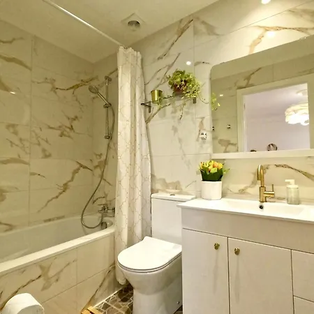 Flh Yucca House Carcavelos (Lisbon)