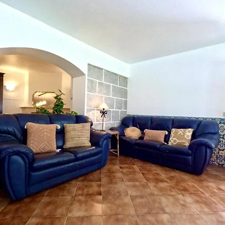 Yucca House Carcavelos (Lisbon)